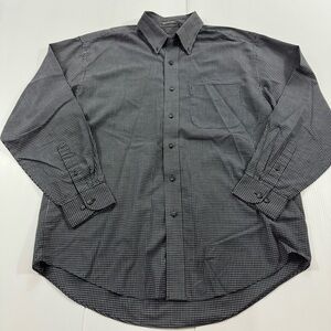 J88. EUC Men’s Van Heusen wrinkle free Black Checkered Dress Shirt (M 15-15.5)
